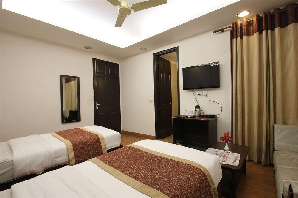 Hermitage By The Cosy Hotels Near Lotus Temple Nova Deli Exterior foto