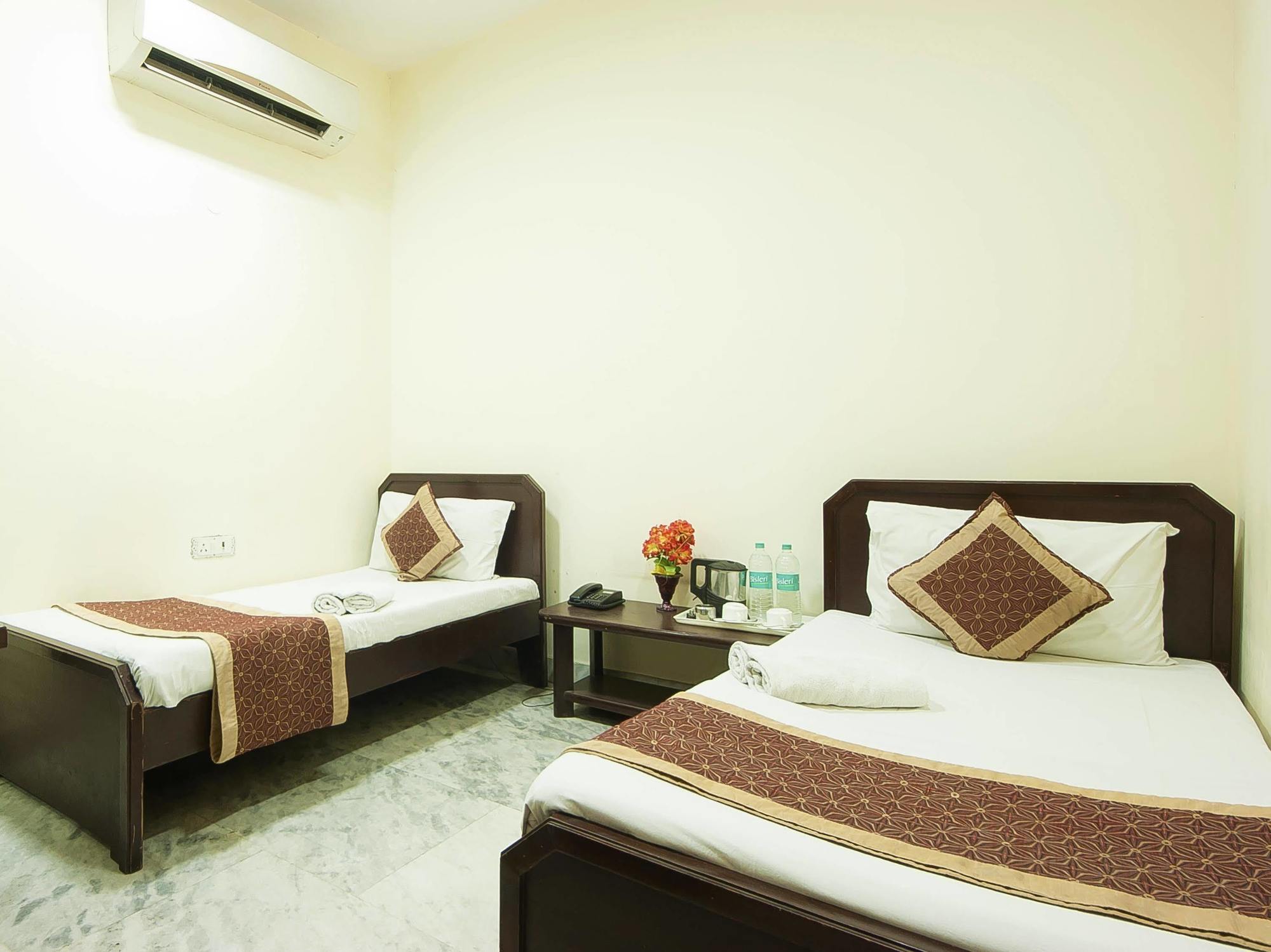 Hermitage By The Cosy Hotels Near Lotus Temple Nova Deli Exterior foto