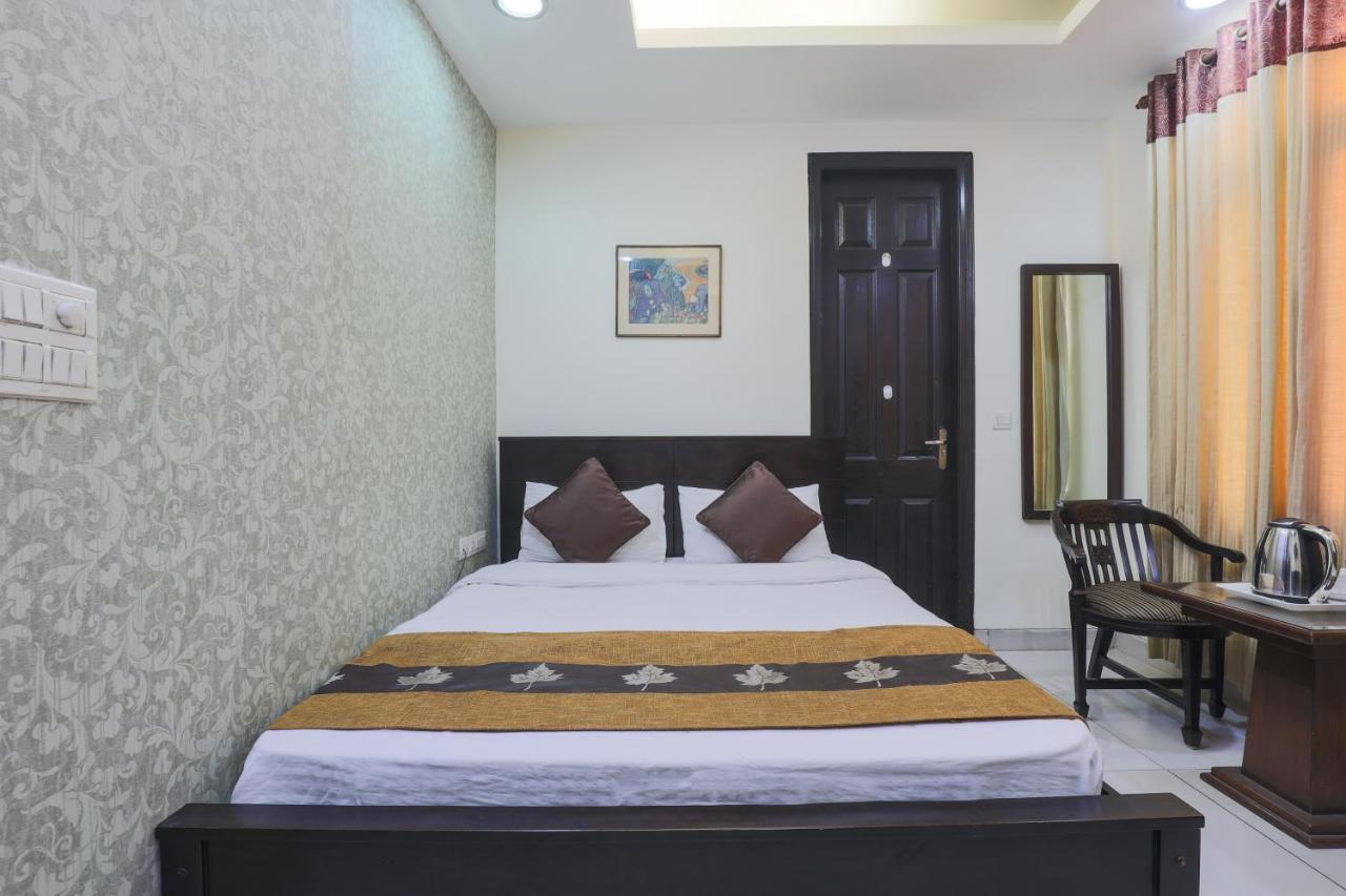 Hermitage By The Cosy Hotels Near Lotus Temple Nova Deli Exterior foto